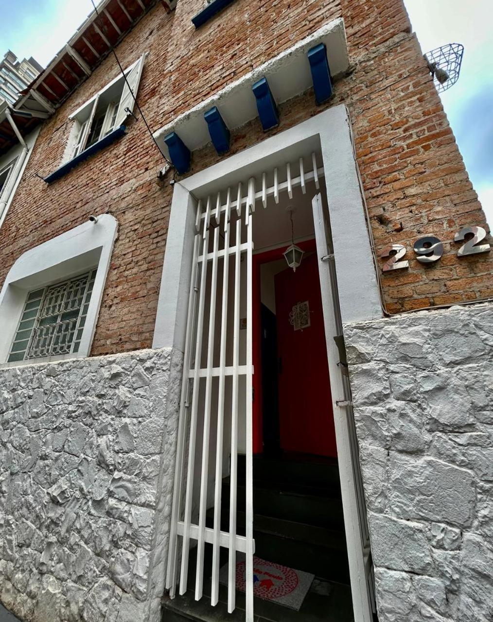 Pousada E Hostel Sao Paulo Comfort - Bairro Pinheiros, Proximo Hospital Das Clinicas E Incor, Oscar Freire, Av Paulista, Allianz, Vila Madalena E Facil Acesso Ao Ibirapuera E Morumbi المظهر الخارجي الصورة